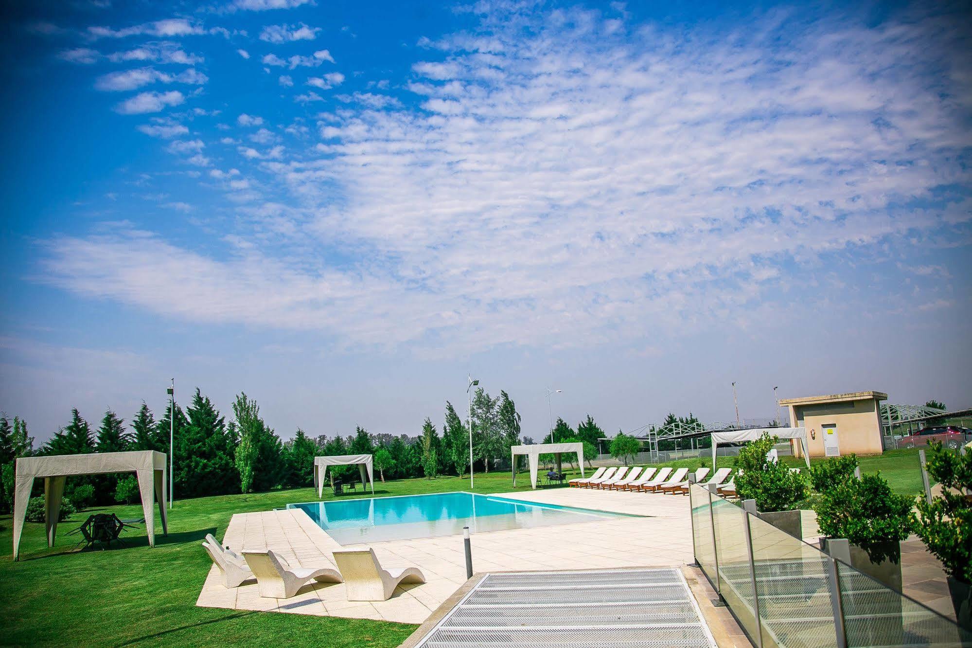 Amerian Villa Maria Park Hotel ภายนอก รูปภาพ